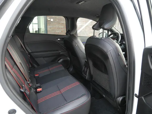 Renault Captur 1.3 mild hybrid 140 RS Line 2022 Benzine 11