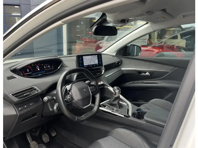 Peugeot 3008 1.2 Turbo 130 PK 2021 Benzine 9