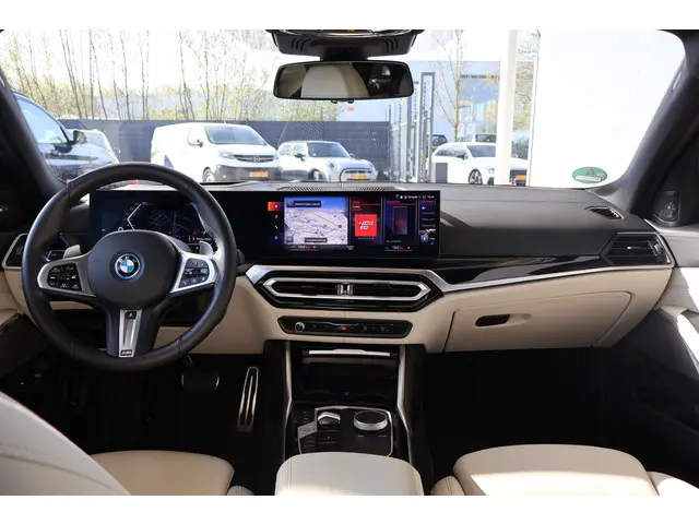 BMW 3 Serie Touring 330e xDrive 2024 Hybride Benzine 10