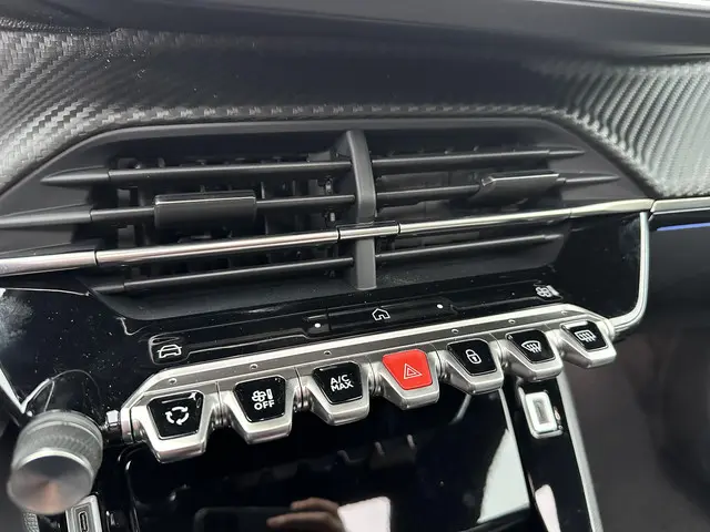 Peugeot 2008 1.2 Hybrid 145 PK GT 2025 Hybride Benzine 25