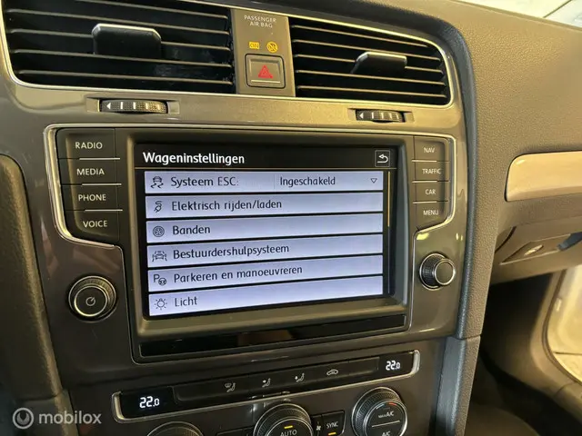 Volkswagen e-Golf , Navi , PDC V+A 2014 Elektrisch 17