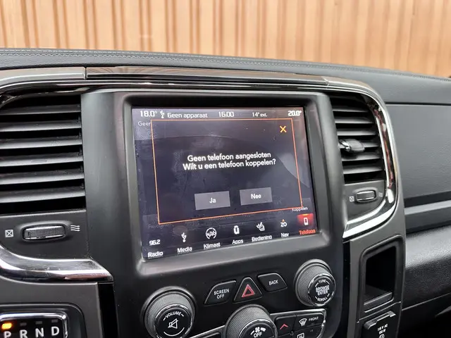 Dodge Ram 1500 5.7 V8 4x4 Quad Cab 6'4 Sport 2018 LPG/Gas 22