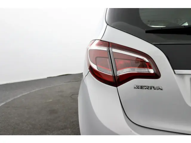 Opel Meriva 1.4 Turbo Cosmo grijs 2015 Benzine 35