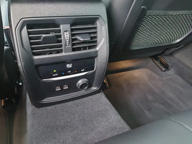 BMW 3 Serie 330i High Executive 2019 Benzine 11