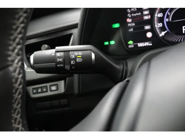 Lexus UX 250h Business Line 2022 Hybride Benzine 29