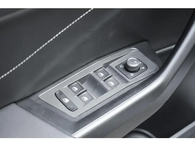 Volkswagen T-Roc 1.0 TSI 2022 Benzine 12
