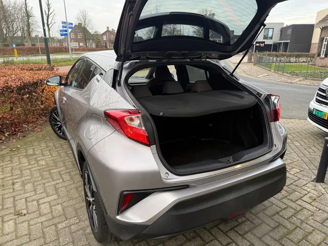 Toyota C-HR 1.2 Executive, Navigatie, Leer, 2016 Benzine 5
