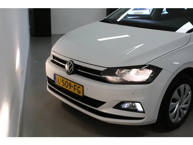Volkswagen Polo 1.0 TSI Comfortline 2021 Benzine 17