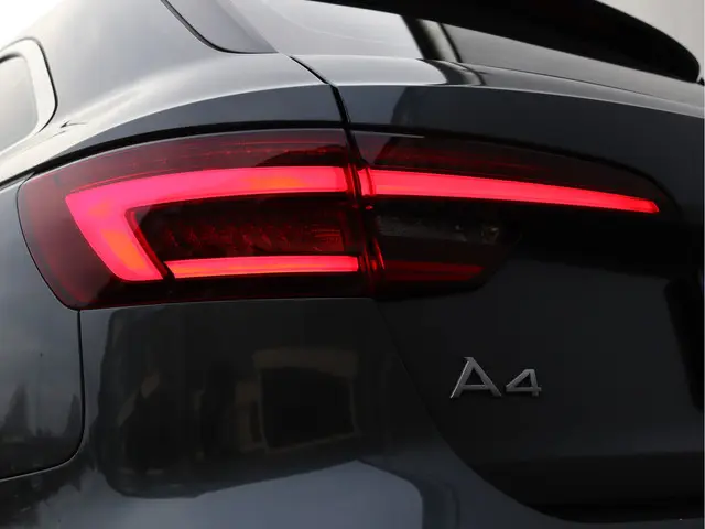 Audi A4 Avant 1.4 TFSI S line 2018 Benzine 14