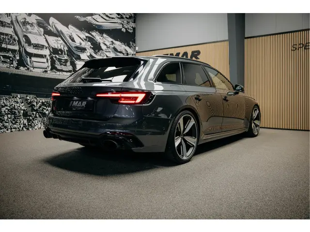 Audi RS4 2.9 TFSI RS 4 quattro 2018 Benzine 12