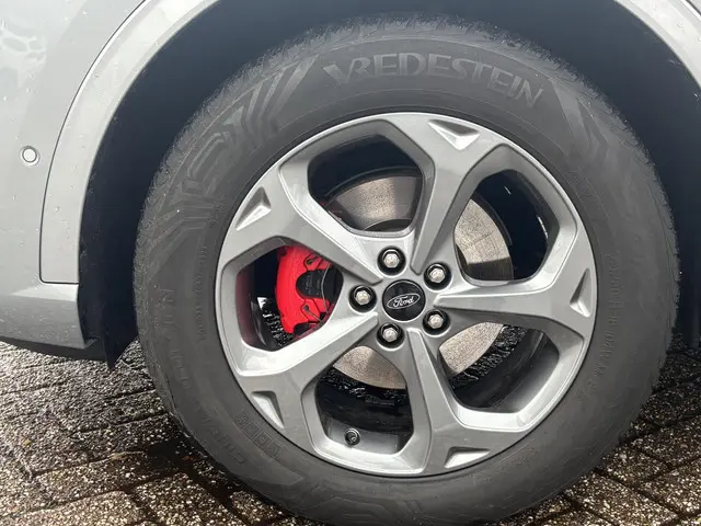 Ford Kuga 2.5 PHEV ST-Line X 2024 Hybride Benzine 8