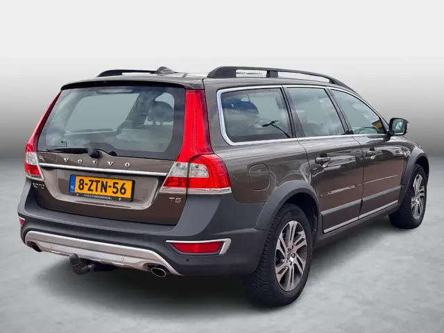 Volvo XC70 2.0 T5 FWD Nordic+ 2015 Benzine 3