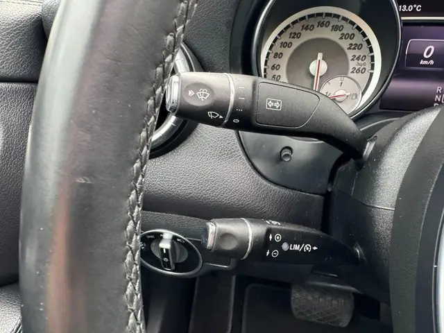 Mercedes-Benz CLA 200 Prestige PANO AUT!! 2013 Benzine 18