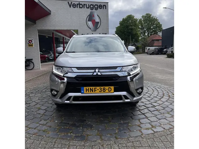 Mitsubishi Outlander 2.4 PHEV Pure+ 2020 Hybride Benzine 23