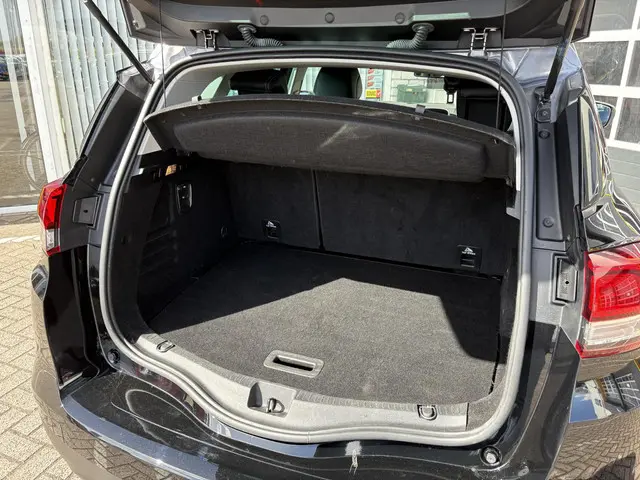 Renault Scénic 1.3 TCe Intens 2022 Benzine 35