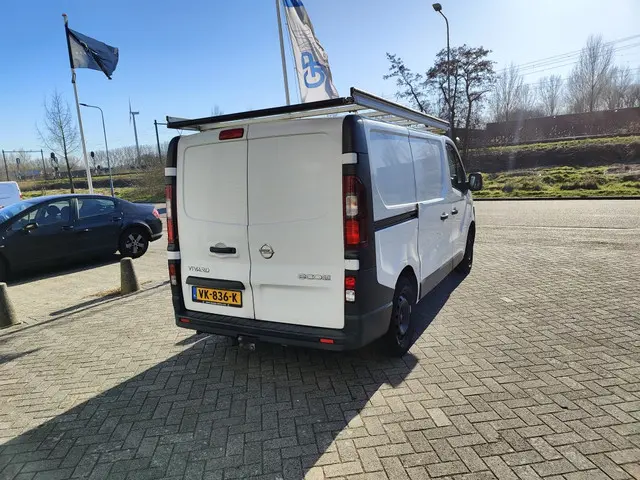 Opel Vivaro 1.6 CDTI Eco bj 2014 127.000km Nap 2014 Diesel 4