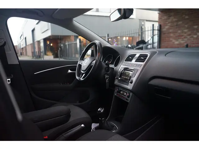 Volkswagen Polo 1.2 TSI First Edition 2014 Benzine 27