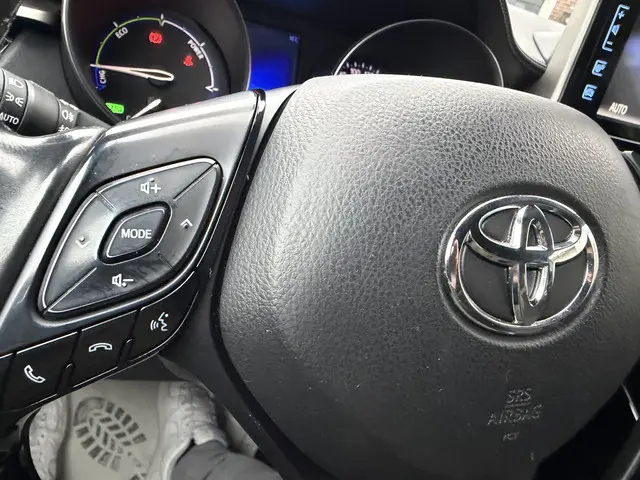 Toyota C-HR 1.8 Hybrid Dynamic 2019 Hybride Benzine 19