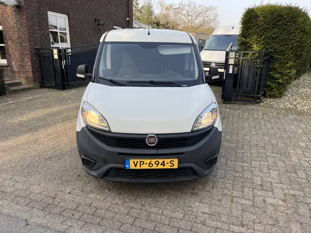 Fiat Doblò Cargo 1.3 MJ L1H1 Actual 2015 Diesel 2