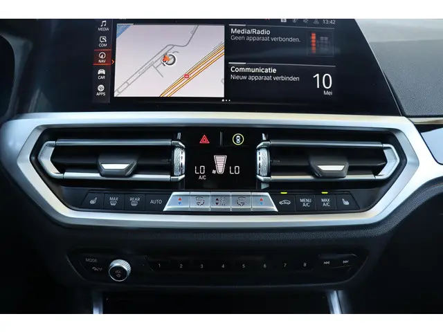 BMW 3 Serie Touring 320i Executive Edition 2020 Benzine 27