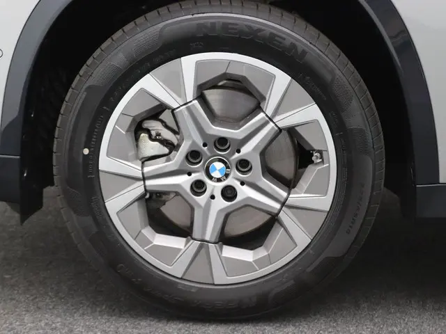 BMW X1 xDrive23i 2024 Benzine 6