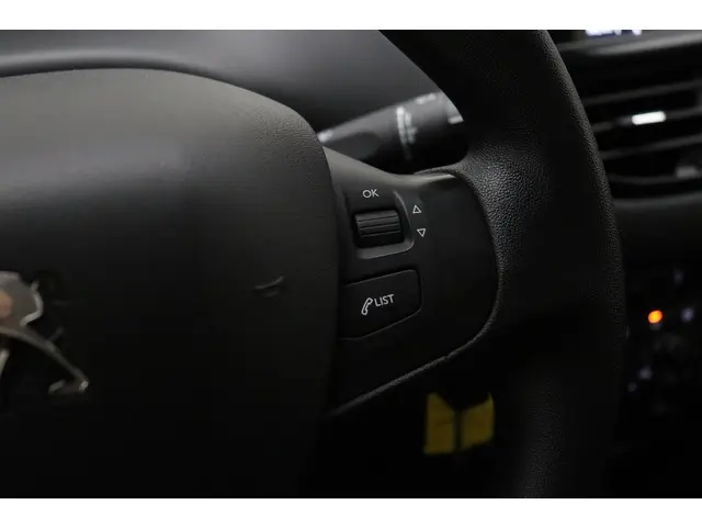 Peugeot 208 1.2 PureTech 82pk Blue Lion 2018 Benzine 24