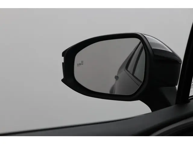 Toyota C-HR 1.8 Hybrid 140 Dynamic 2024 Hybride Benzine 47