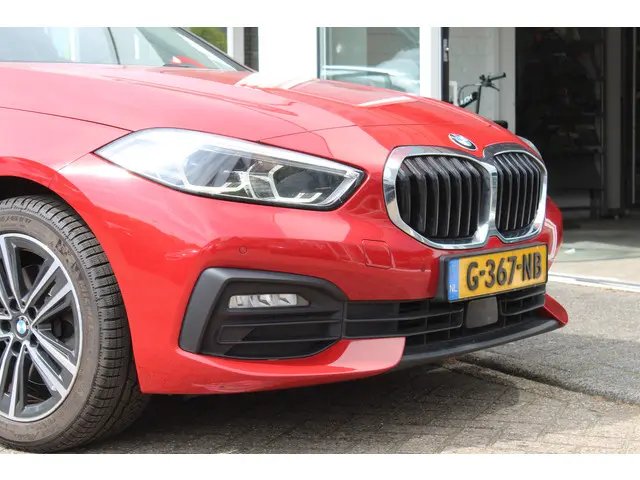 BMW 1 Serie 118i//Navi//Carplay//Trekhaak!! 2019 Benzine 31