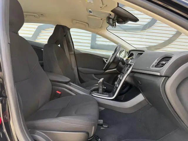 Volvo V40 1.6 T3 Kinetic 2013 Benzine 12