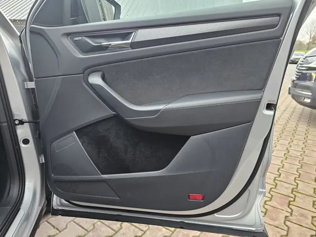 Škoda Kodiaq 1.5 TSI Sportline Business 2021 Benzine 38
