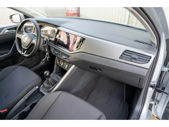 Volkswagen Polo 1.0 TSI Comfortline 2019 Benzine 22