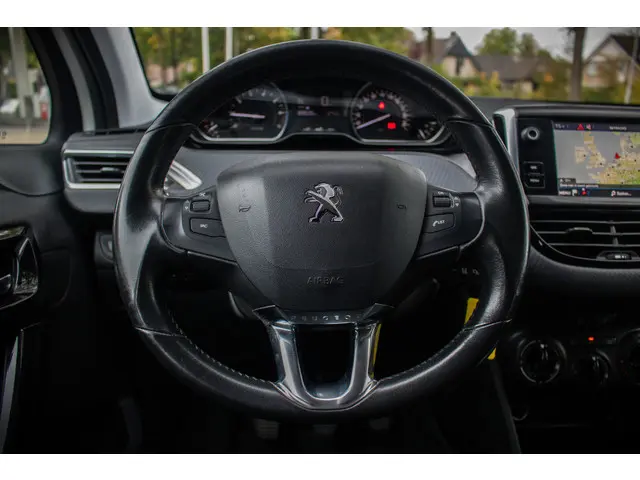 Peugeot 2008 1.2 PureTech Active 2019 Benzine 10