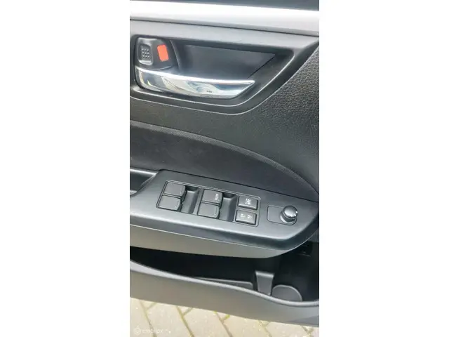 Suzuki Swift 1.2 Style EASSS 2016 Benzine 16