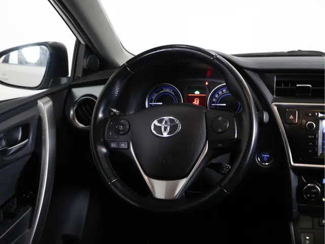 Toyota Auris 1.8 Hybrid Aspiration 2014 Hybride Benzine 11