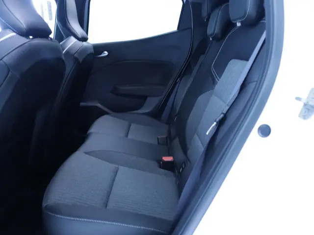 Mitsubishi Colt 1.6 HEV Instyle 2023 Hybride Benzine 21