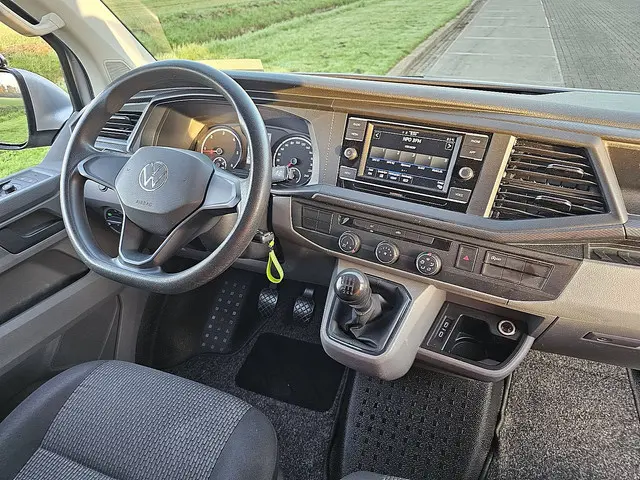 Volkswagen Transporter 2.0 TDI 2021 Diesel 8