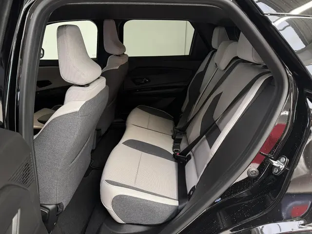 Nissan Micra EVOLVE 52 kWh 2025 Elektrisch 8