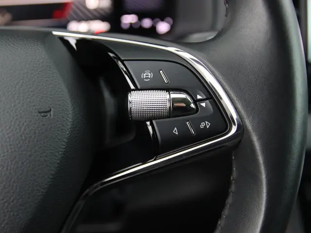 Škoda Karoq 1.0 TSI Ambition | Top Staat!! 2023 Benzine 35