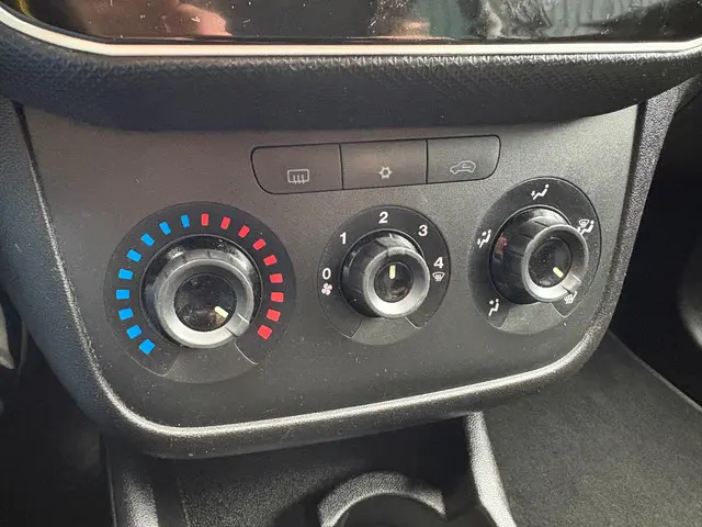 Fiat Punto Evo 1.2 Street *AC 2015 Benzine 16