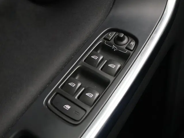 Volvo XC60 2.0 D4 180 PK AUT. EURO 6 - ORIG. NL 2014 Diesel 38