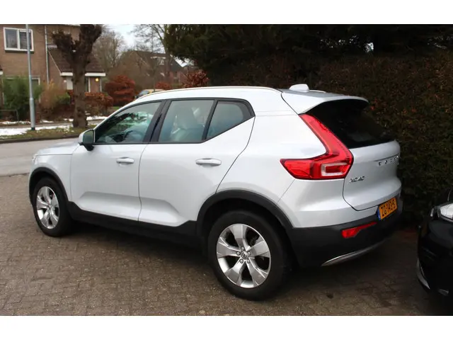 Volvo XC40 1.5 T3 Momentum Pro 2019 Benzine 2