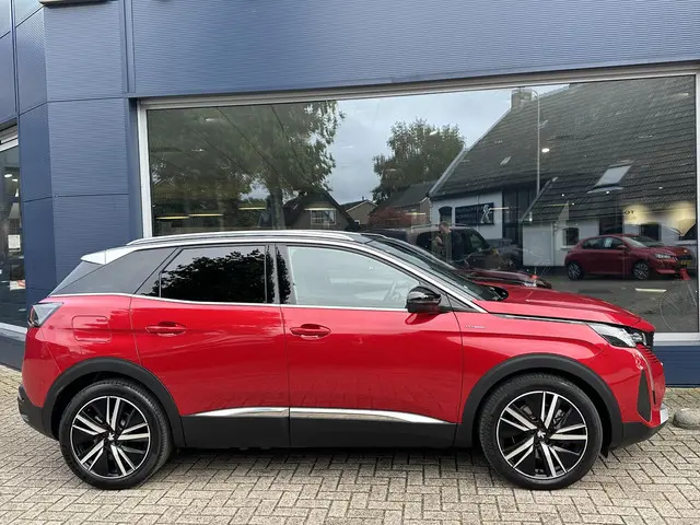 Peugeot 3008 1.6 HYbrid 225 GT 2023 Hybride Benzine 5