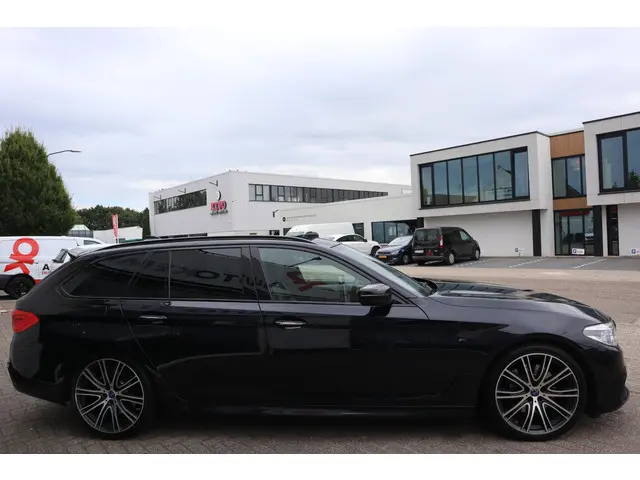 BMW 5 Serie Touring 530i High Executive 2018 Benzine 14