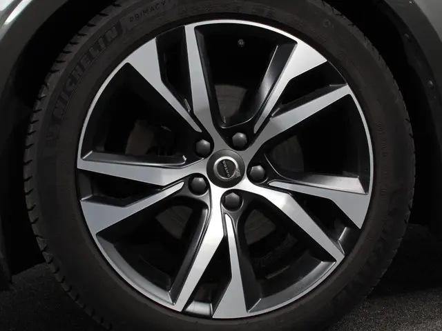 Volvo V60 2.0 B4 R-Design 2022 Benzine 28