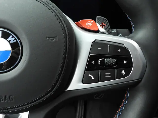 BMW XM 50e 2024 Hybride Benzine 13