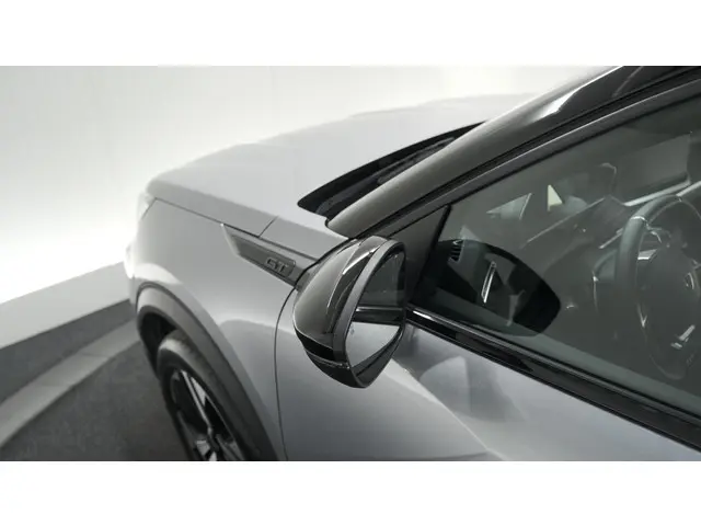 Peugeot 2008 PureTech 130 EAT8 GT 2024 Benzine 22