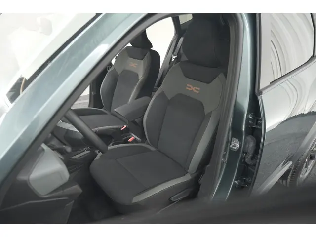 Dacia Duster Mild Hybrid 130 Extreme 2024 Benzine 28