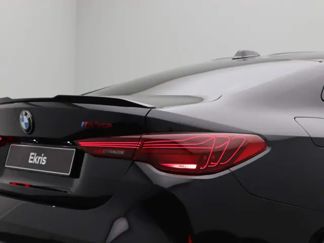 BMW M4 CS Coupé 2025 Benzine 25