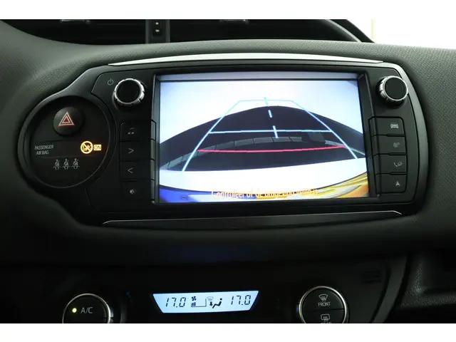 Toyota Yaris 1.5 Hybrid Aspiration 2015 Hybride Benzine 9