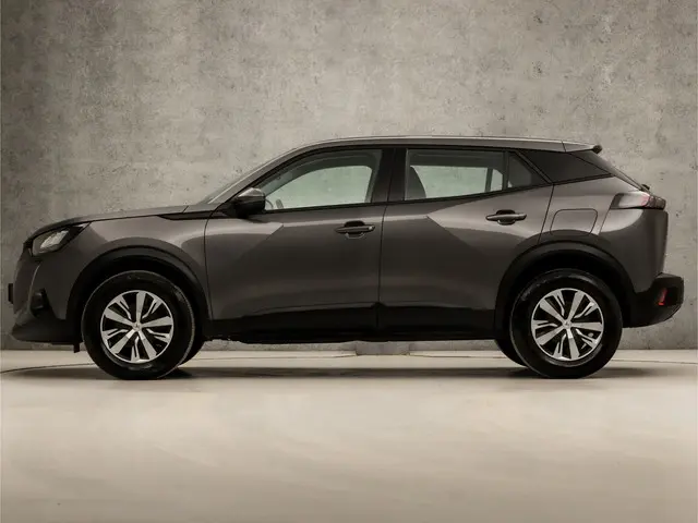 Peugeot 2008 1.2 PureTech Sport 2021 Benzine 2